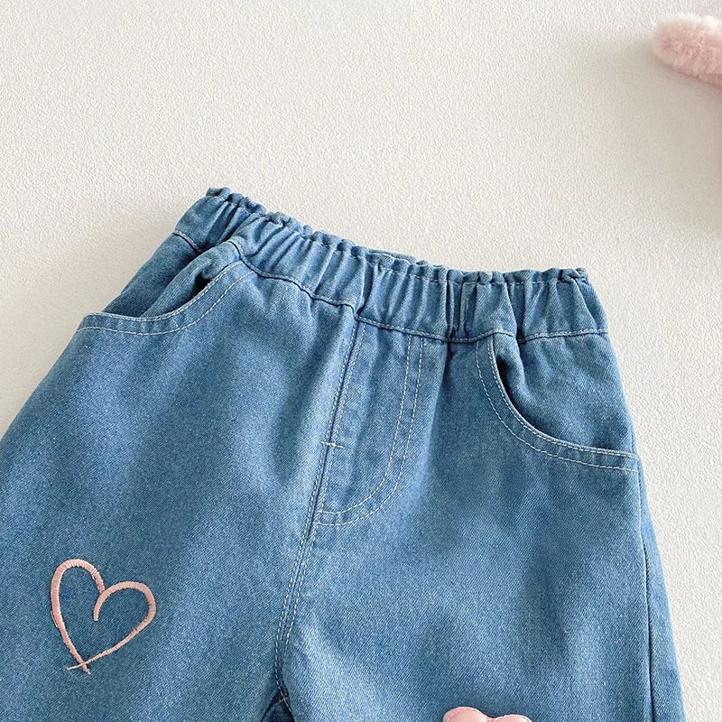 Jean style coréen pour filles, nouveau modèle printemps 2025, avec ourlet à volants et décoration cœur, pour filles de 0 à 5 ans, taille élastique, en denim