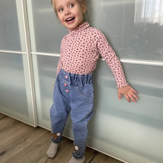 Adorable Pink Bow Jeans for Your Little Fashionista
