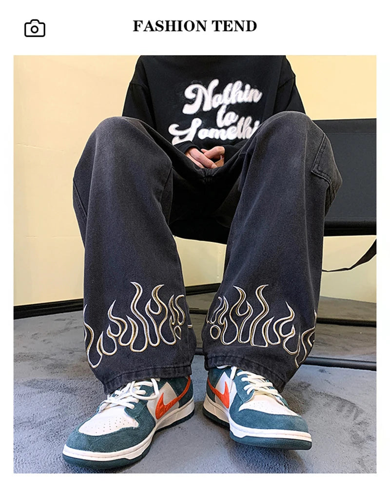 Pantalones vaqueros vintage con estampado de llamas Y2K para hombre, pantalones vaqueros holgados de pierna ancha, pantalones vaqueros rectos de moda hip hop 2025.