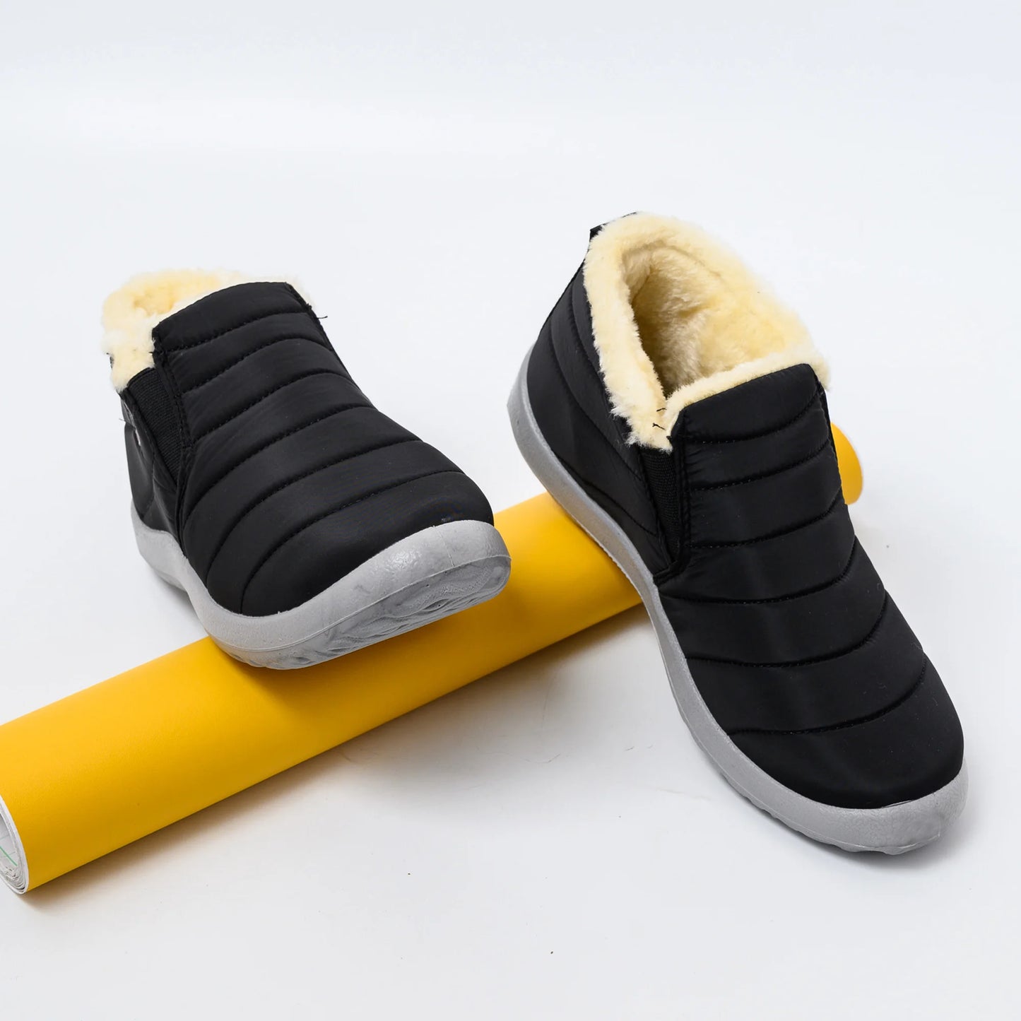 Bottes pour hommes, bottes d'hiver imperméables, bottes de neige légères et chaudes avec fourrure, chaussures pour hommes, grandes tailles jusqu'à 47, bottines unisexes à enfiler, chaussures décontractées