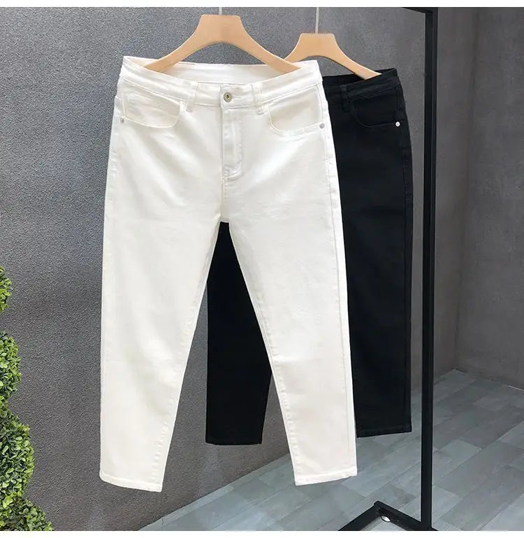 Vaqueros ajustados de estilo coreano de alta calidad para hombre, de estilo urbano, para primavera y otoño, con tela vaquera y pantalones casuales punk en blanco y negro liso.