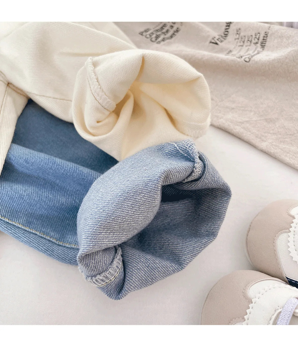 Vaqueros suaves de cintura alta para niños: pantalones casuales de color liso para bebés y niños, estilo coreano, otoño.