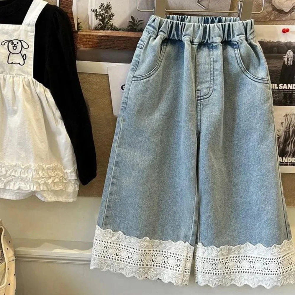 Pantalones vaqueros azules de verano Bear Leader para niñas de 2 a 7 años, ropa sencilla para niños, edición coreana, pantalones casuales con decoración de encaje a la moda.