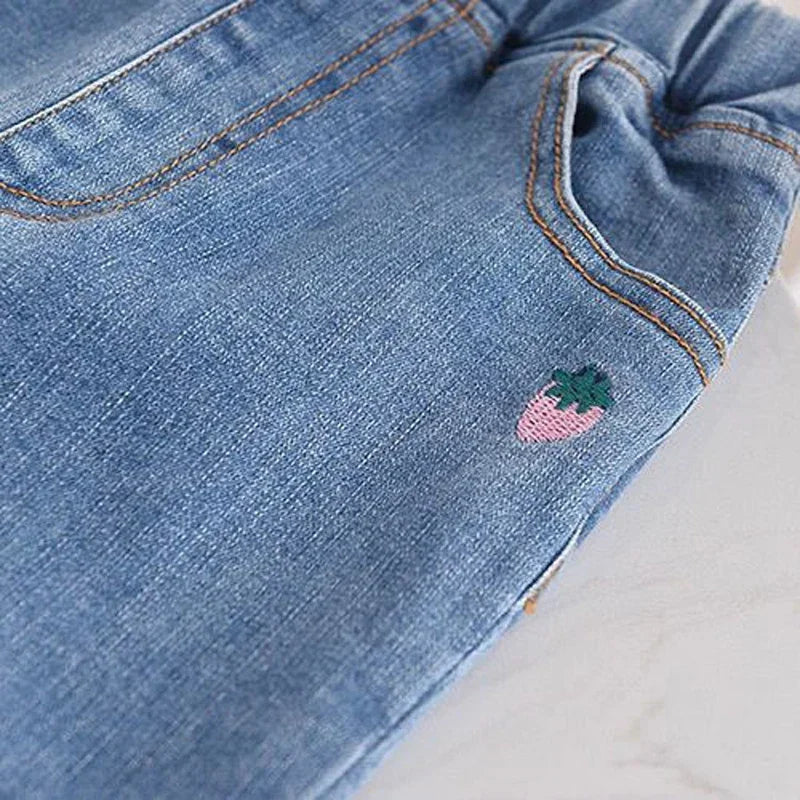 2023 Spring Girls' Jeans Children's Jeans New Pockets Strawberry Embroidery Autumn Baby Pants Fashionable Girls' Denim Trousers