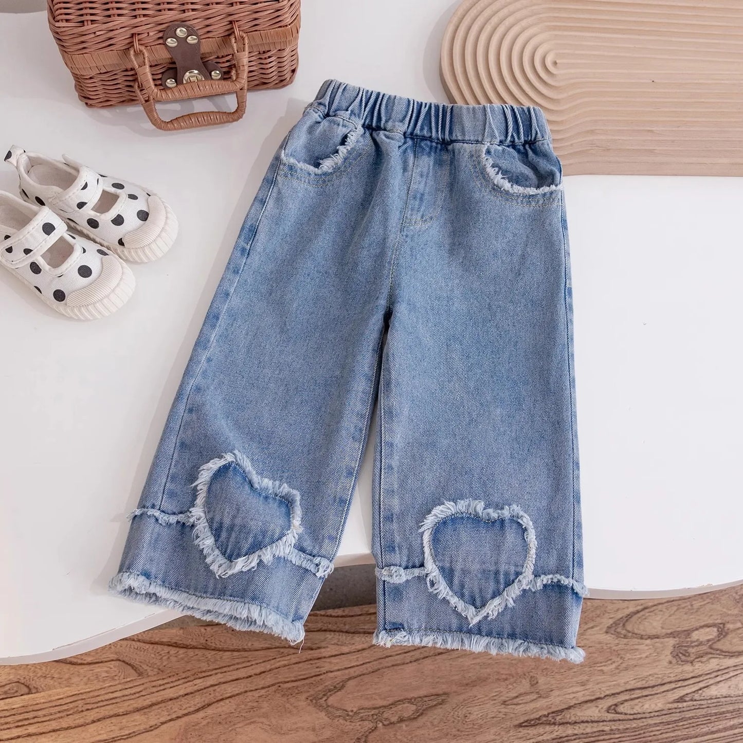 Pantalones vaqueros Sanrio Kids Hello Kitty con cintura elástica para niños pequeños, niñas y niños, estampado de dibujos animados, rodillas reforzadas y resistentes.