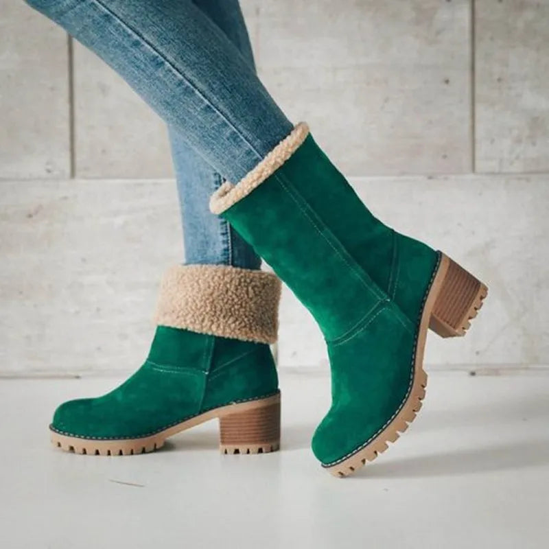 Botas de invierno para mujer, nuevas botas de nieve cálidas de piel, botines cómodos de lana con puños, cuñas de plataforma, zapatos de algodón, botas de media pantorrilla