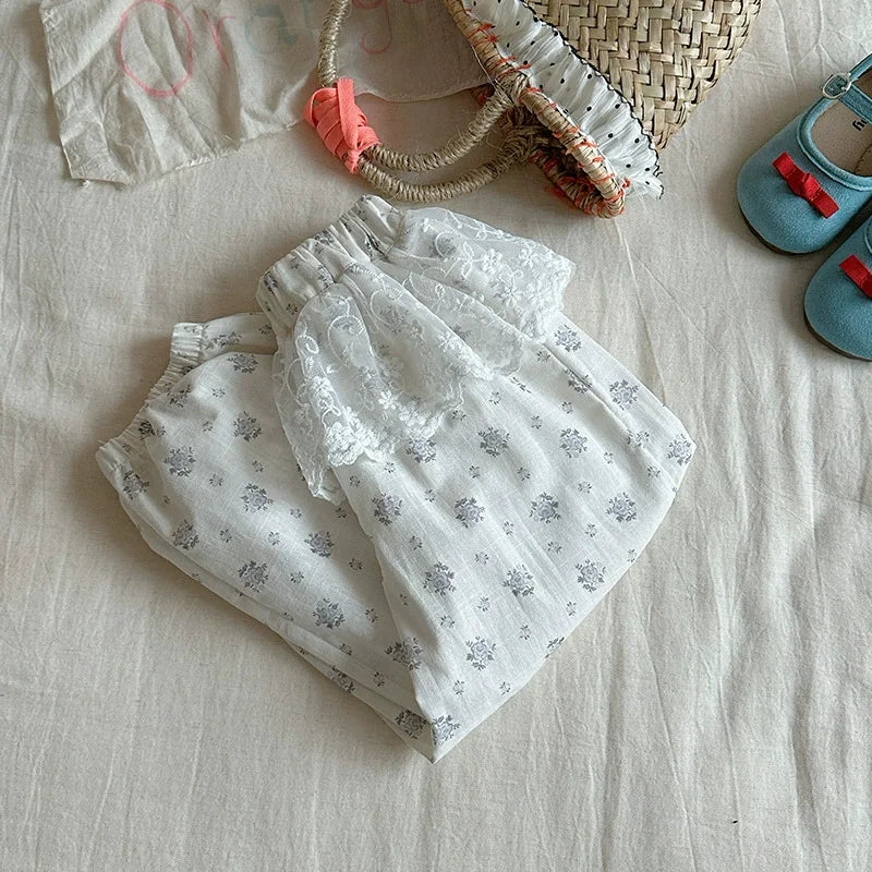 Pantalones de encaje para niñas pequeñas, novedad de 2025, pantalones de malla con costuras para niños, pantalones casuales de princesa con estampado de verano, ropa de moda para niños de 2 a 10 años