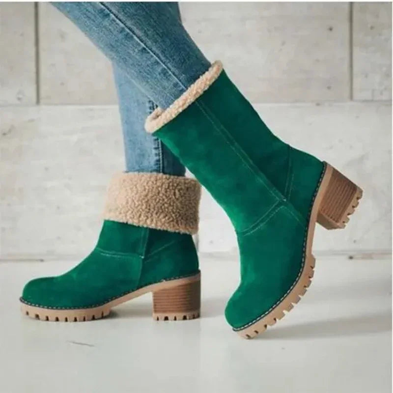 Botas de invierno para mujer, nuevas botas de nieve cálidas de piel, botines cómodos de lana con puños, cuñas de plataforma, zapatos de algodón, botas de media pantorrilla