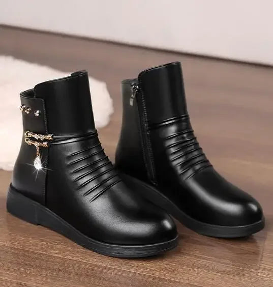 Solid Black NEW Women Luxury Brand Designer Snow Boots Metal Classic Furry Winter Warm Shoes Female Ankle Boot Women Botas Mujer