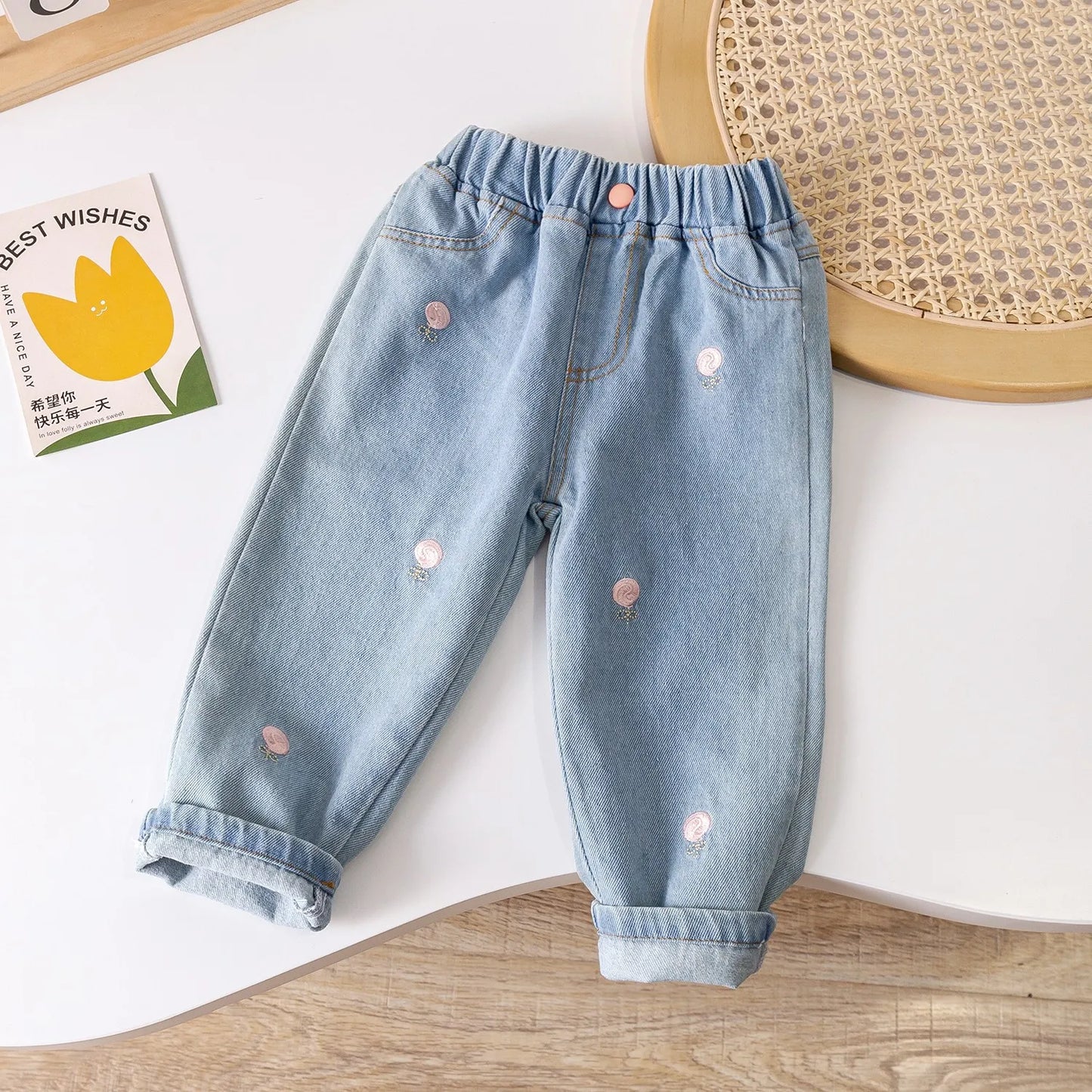 Pantalones vaqueros Sanrio Kids Hello Kitty con cintura elástica para niños pequeños, niñas y niños, estampado de dibujos animados, rodillas reforzadas y resistentes.