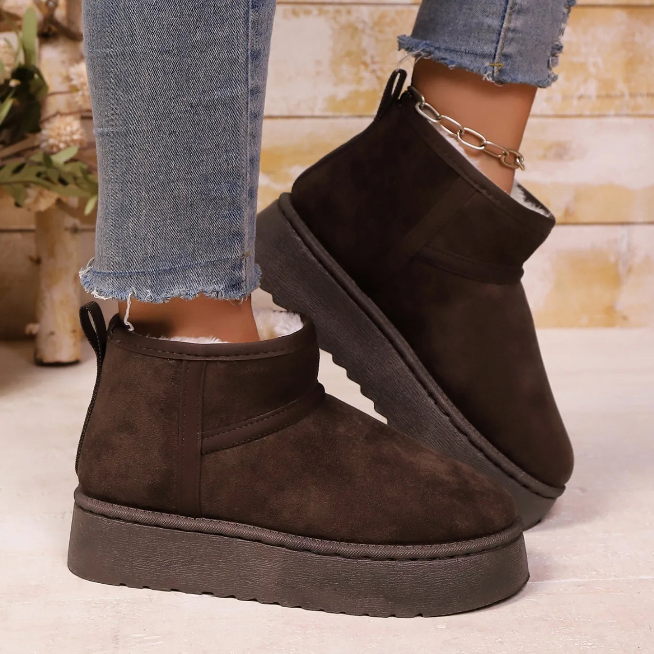 Real Sheepskin Wool Low-cut Warm Comfortable Shoes Women Fashion Short Shoes New Winter Warm Boots Fur Ladies Snow Boots