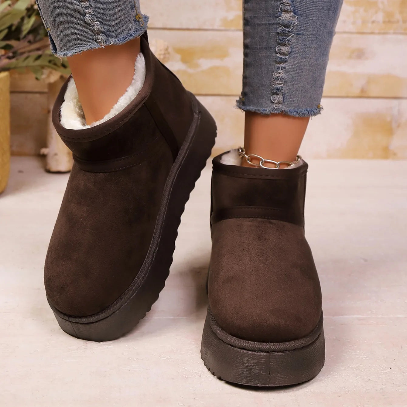 Real Sheepskin Wool Low-cut Warm Comfortable Shoes Women Fashion Short Shoes New Winter Warm Boots Fur Ladies Snow Boots