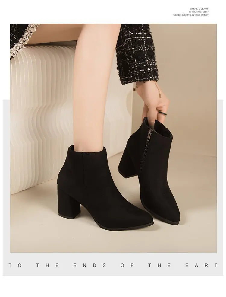 Nuevas botas sencillas de tacón cuadrado con cremallera lateral y tacón alto de ante puntiagudo para mujer.