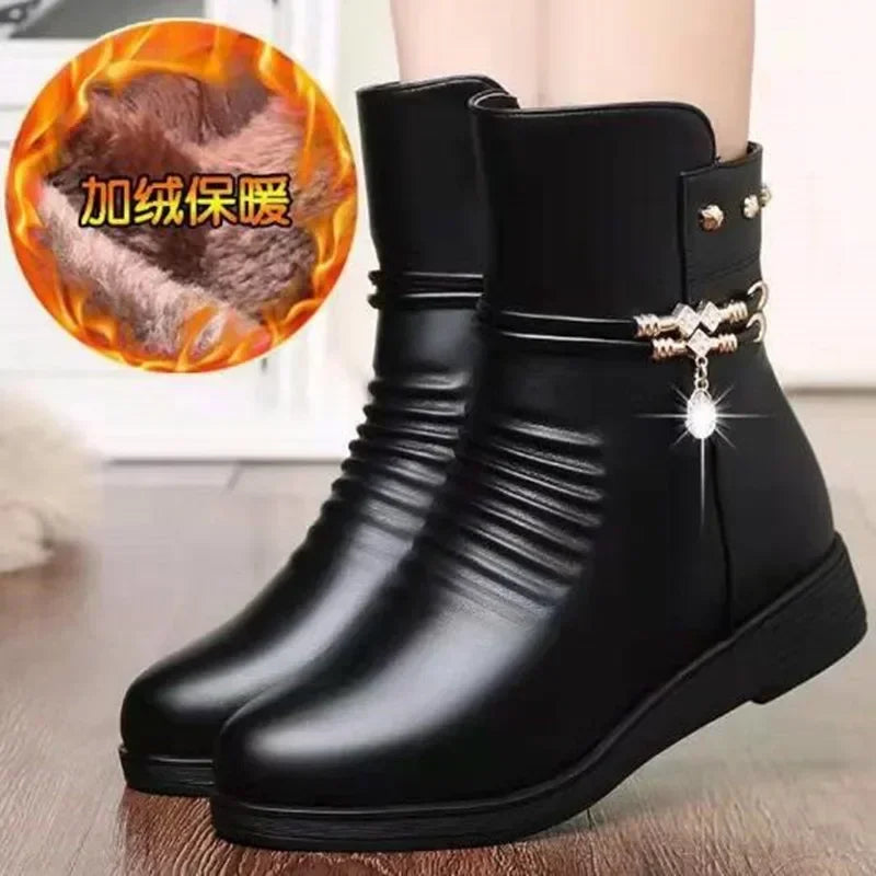 Solid Black NEW Women Luxury Brand Designer Snow Boots Metal Classic Furry Winter Warm Shoes Female Ankle Boot Women Botas Mujer
