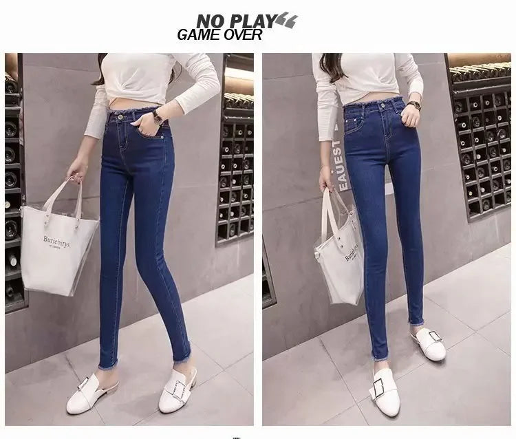 Pantalones ajustados de cintura alta y red roja para mujer de Greyfringe Jeans, verano 2025, de ocho largos, que suavizan tu silueta.