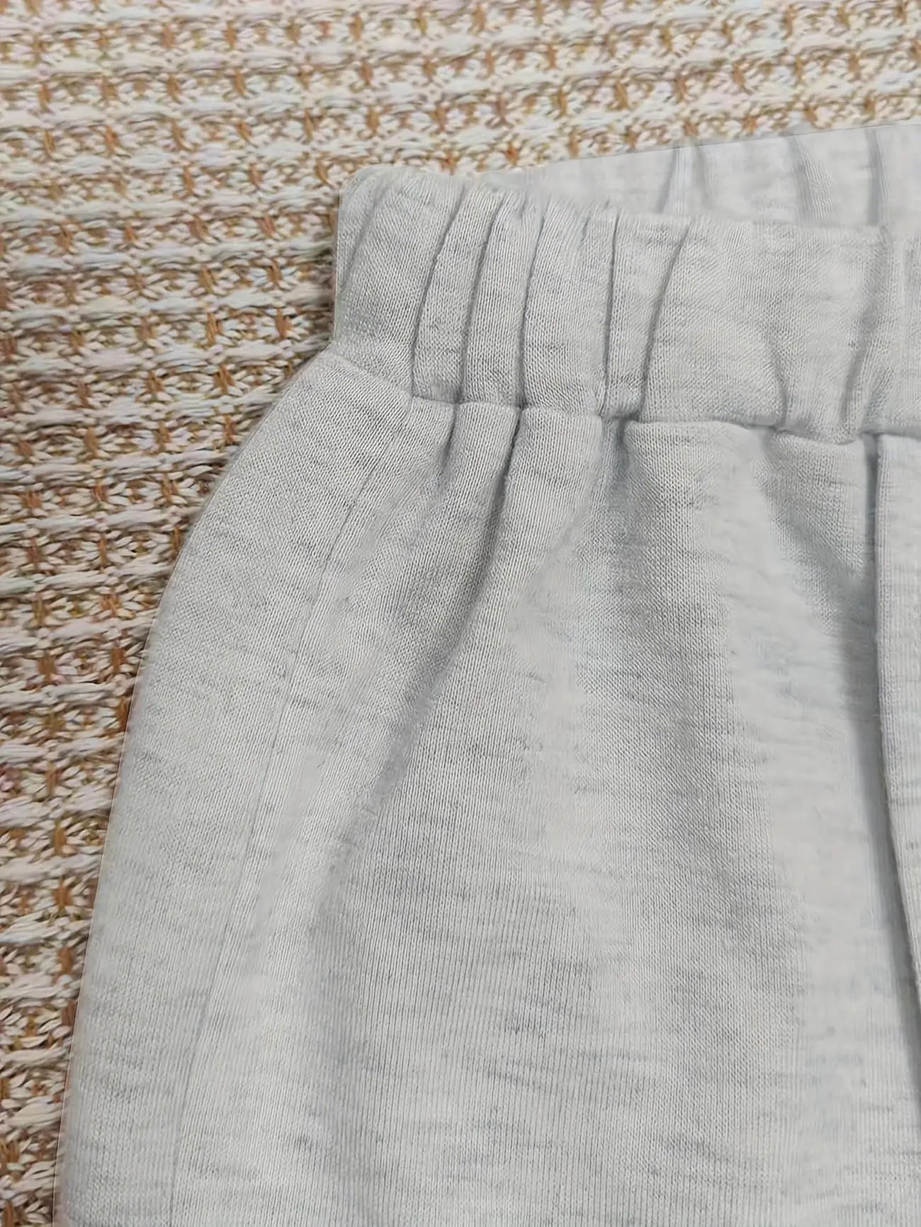 Simple And Casual Large-Sized Grey Wide-Leg Pants. The Simple Grey Color Can Be Matched In More Ways