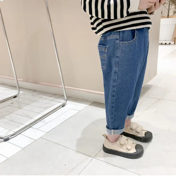 Pantalones vaqueros holgados para bebé niño y niña, nueva moda, estilo coreano, casuales, de color sólido, pantalones vaqueros para primavera y otoño para niños de 1 a 7 años.