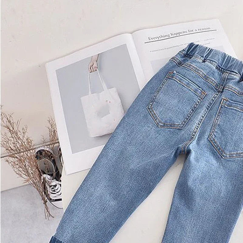 2023 Spring Girls' Jeans Children's Jeans New Pockets Strawberry Embroidery Autumn Baby Pants Fashionable Girls' Denim Trousers