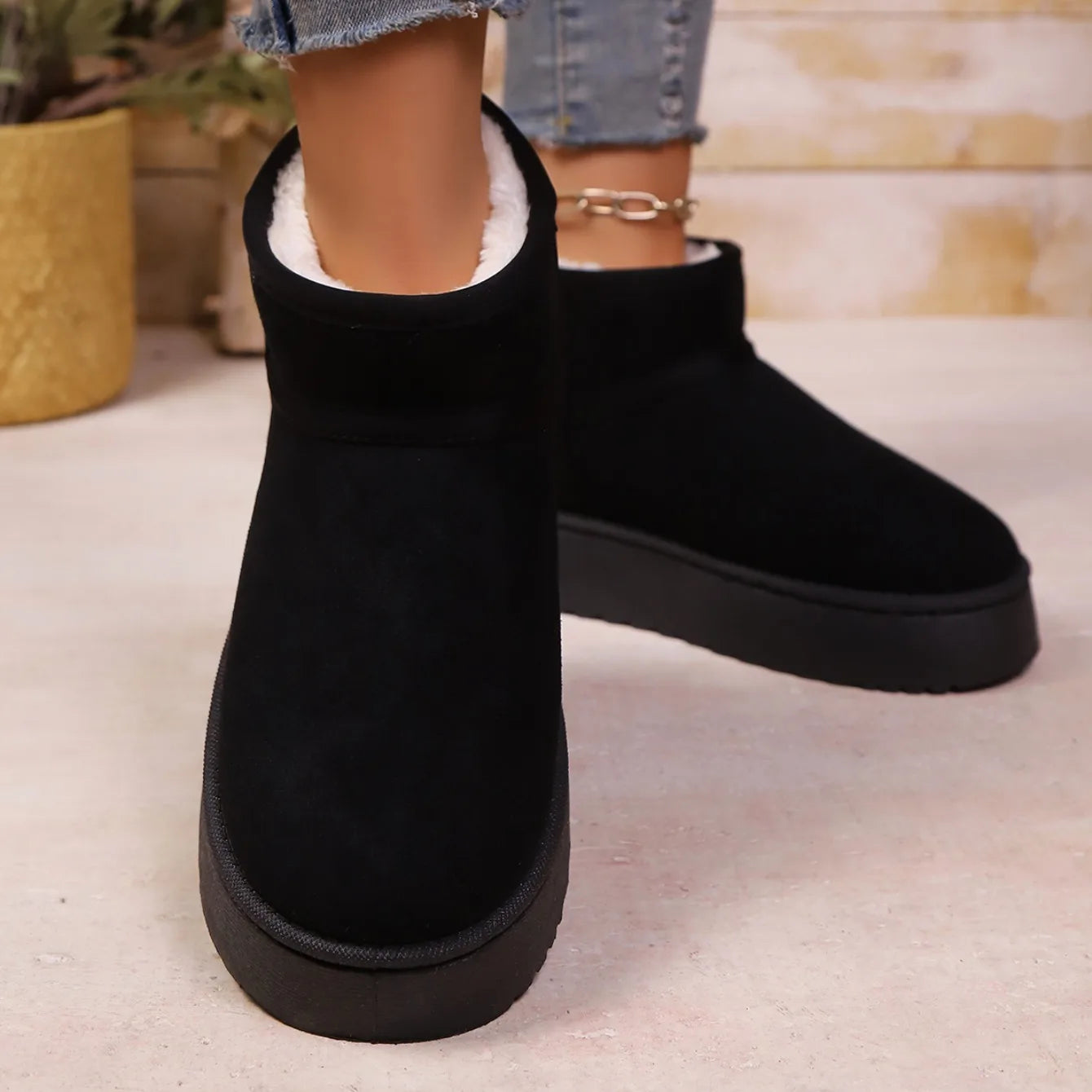 Real Sheepskin Wool Low-cut Warm Comfortable Shoes Women Fashion Short Shoes New Winter Warm Boots Fur Ladies Snow Boots