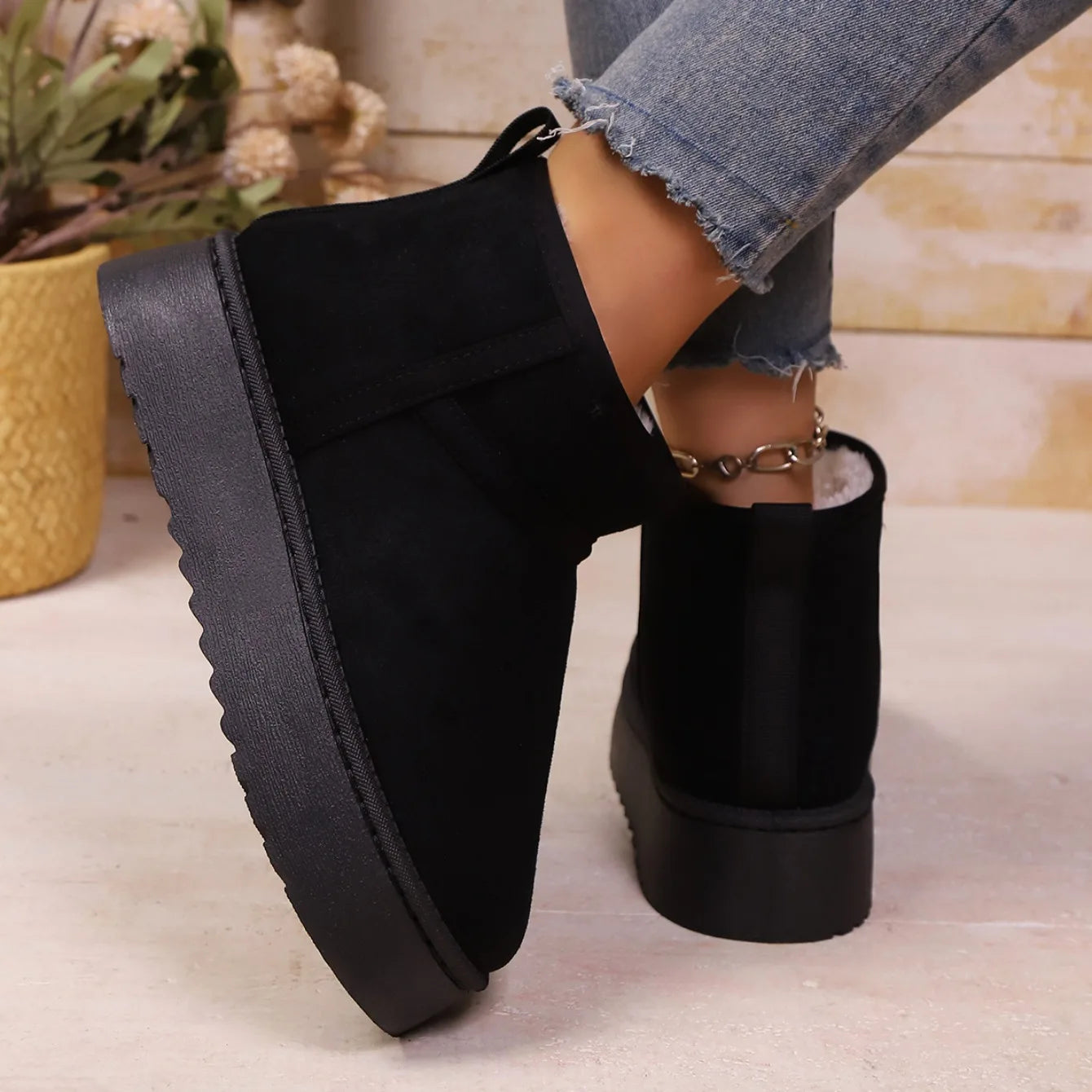 Real Sheepskin Wool Low-cut Warm Comfortable Shoes Women Fashion Short Shoes New Winter Warm Boots Fur Ladies Snow Boots
