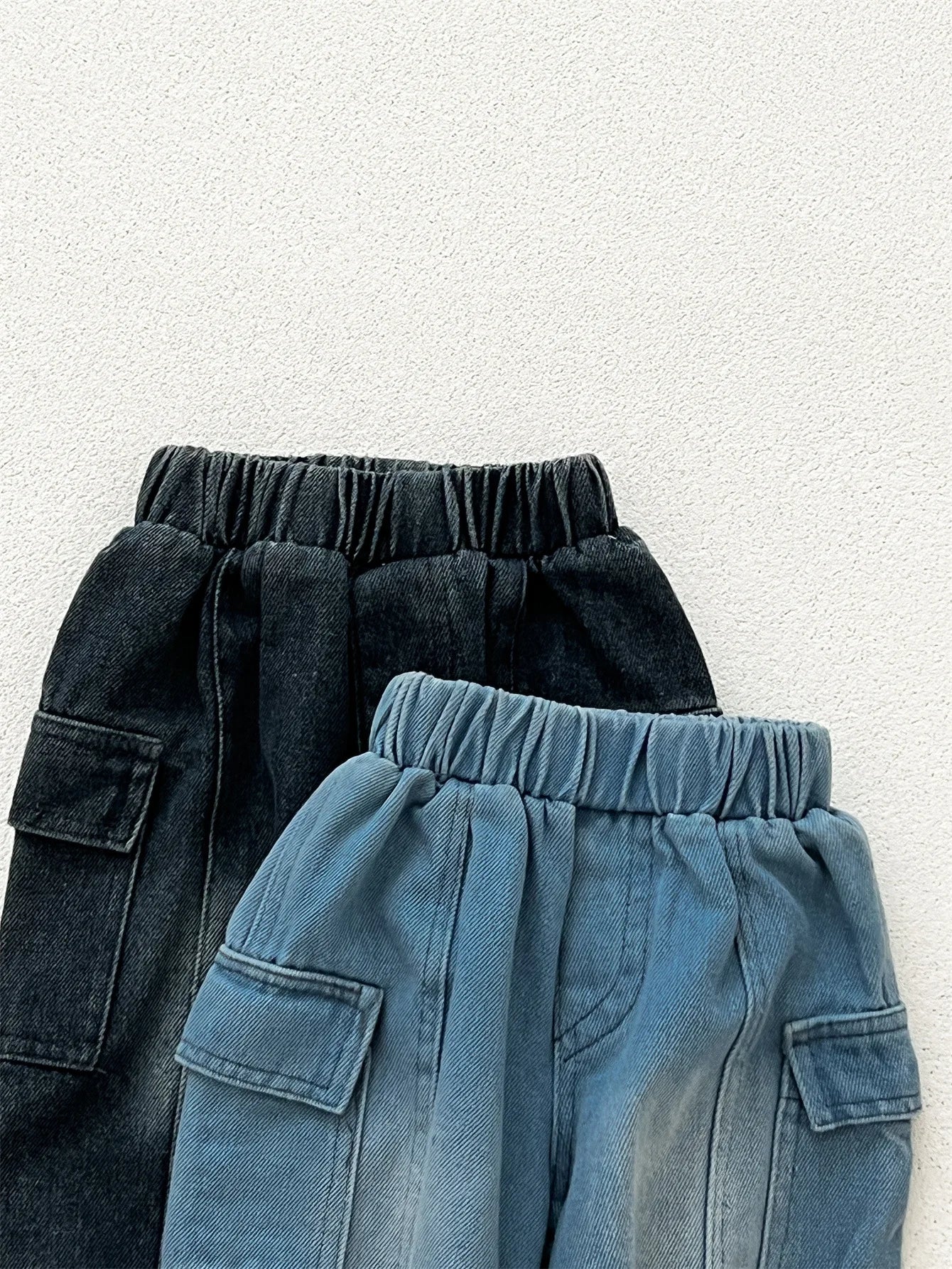 Pantalones vaqueros holgados para niños, pantalones cargo lisos con bolsillos, informales, versátiles, ropa de bebé, primavera 2025