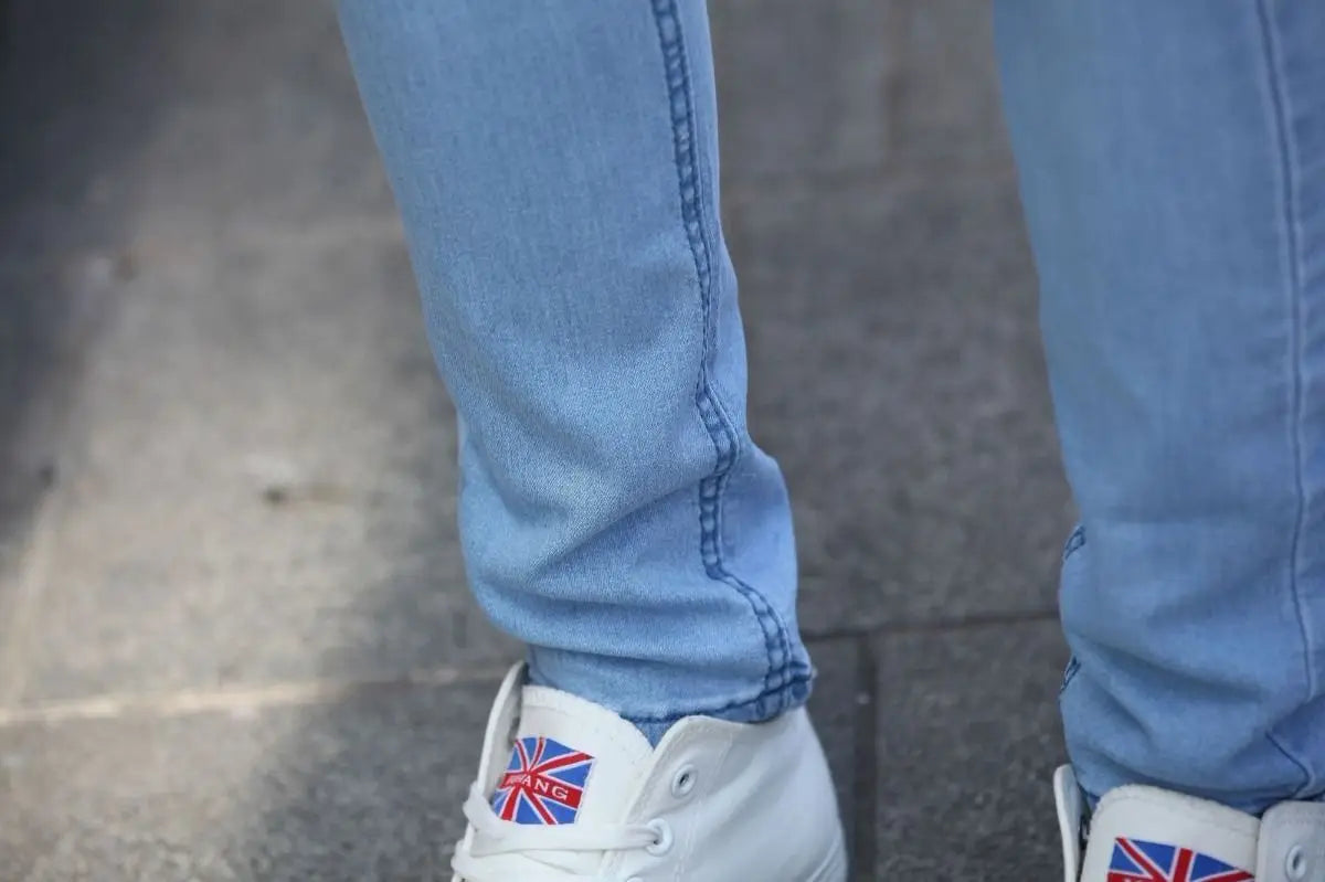 Pantalones vaqueros ajustados de estilo coreano para hombre, de lujo, para la nieve, para jóvenes, para primavera y otoño, informales, de algodón