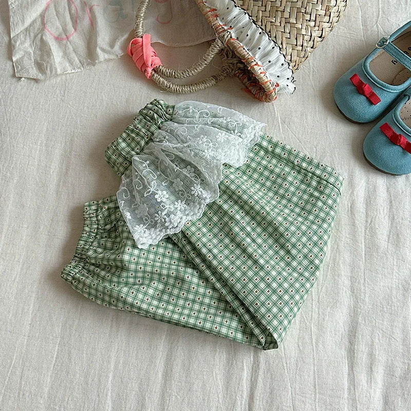 Pantalones de encaje para niñas pequeñas, novedad de 2025, pantalones de malla con costuras para niños, pantalones casuales de princesa con estampado de verano, ropa de moda para niños de 2 a 10 años
