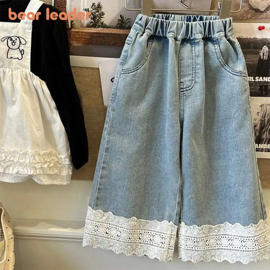 Pantalones vaqueros azules de verano Bear Leader para niñas de 2 a 7 años, ropa sencilla para niños, edición coreana, pantalones casuales con decoración de encaje a la moda.