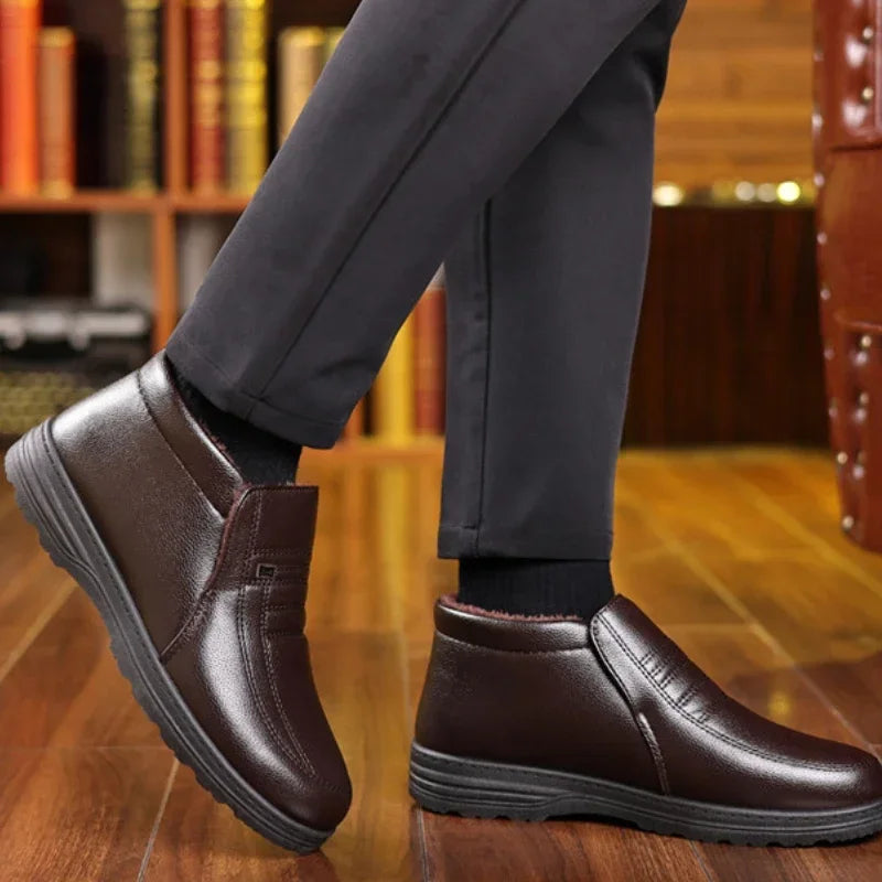 Chaussures en coton pour hommes, montantes, imperméables, décontractées, en cuir, bottes d'hiver chaudes et confortables, bottines tendance pour hommes, nouveautés