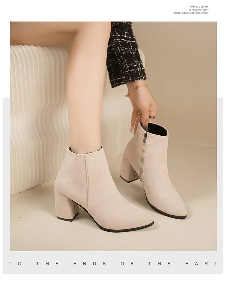 Nuevas botas sencillas de tacón cuadrado con cremallera lateral y tacón alto de ante puntiagudo para mujer.