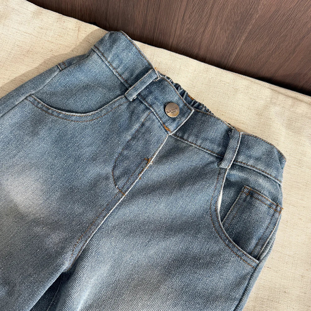 Versión coreana, moda primavera y otoño, nuevos jeans de pierna recta para niñas, ropa casual básica y versátil para niños de 3 a 7 años.