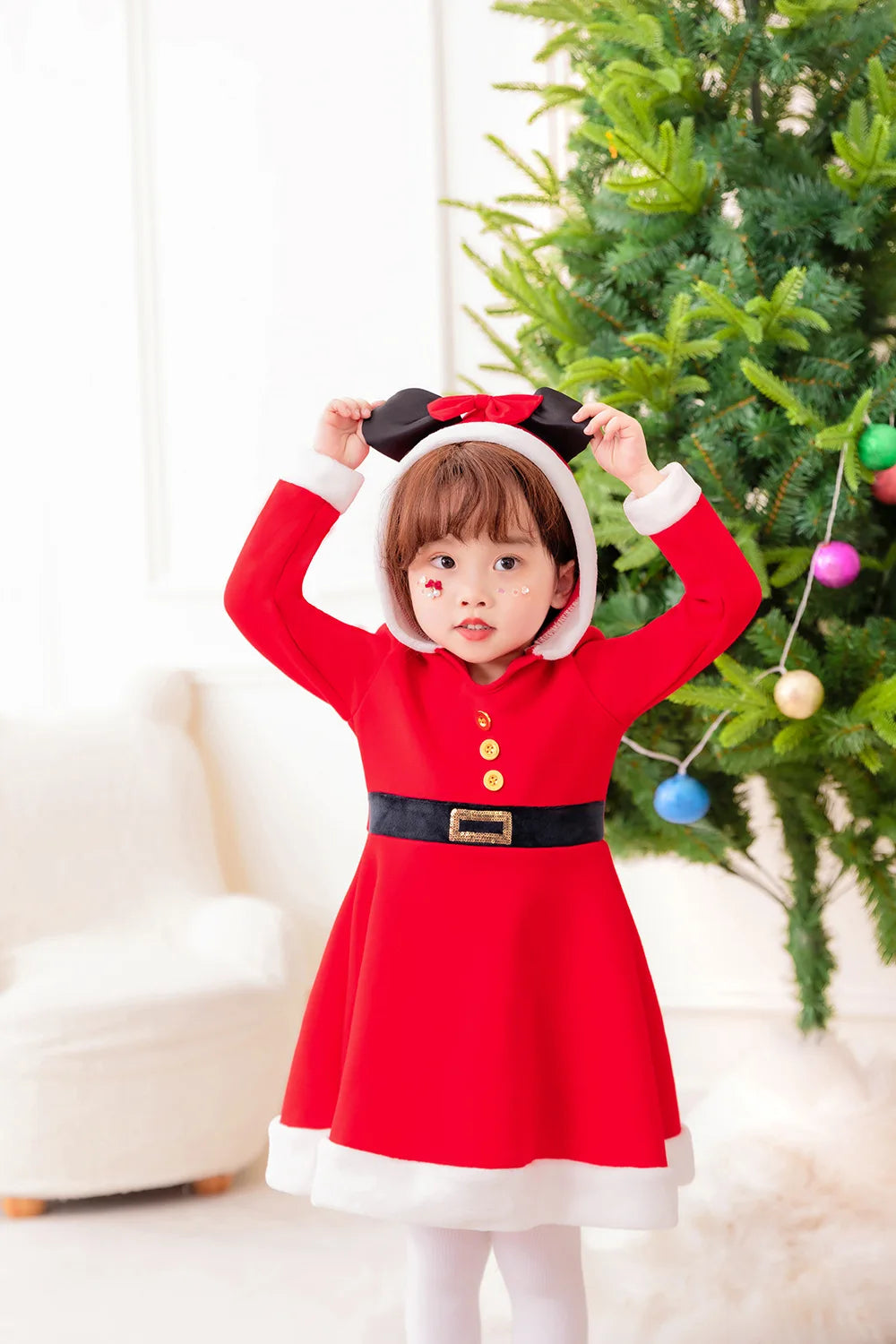 Vestido rojo navideño con capucha para niñas, ideal para el jardín de infancia, la escuela o cualquier ocasión. Disfraz cómodo para fiestas navideñas.