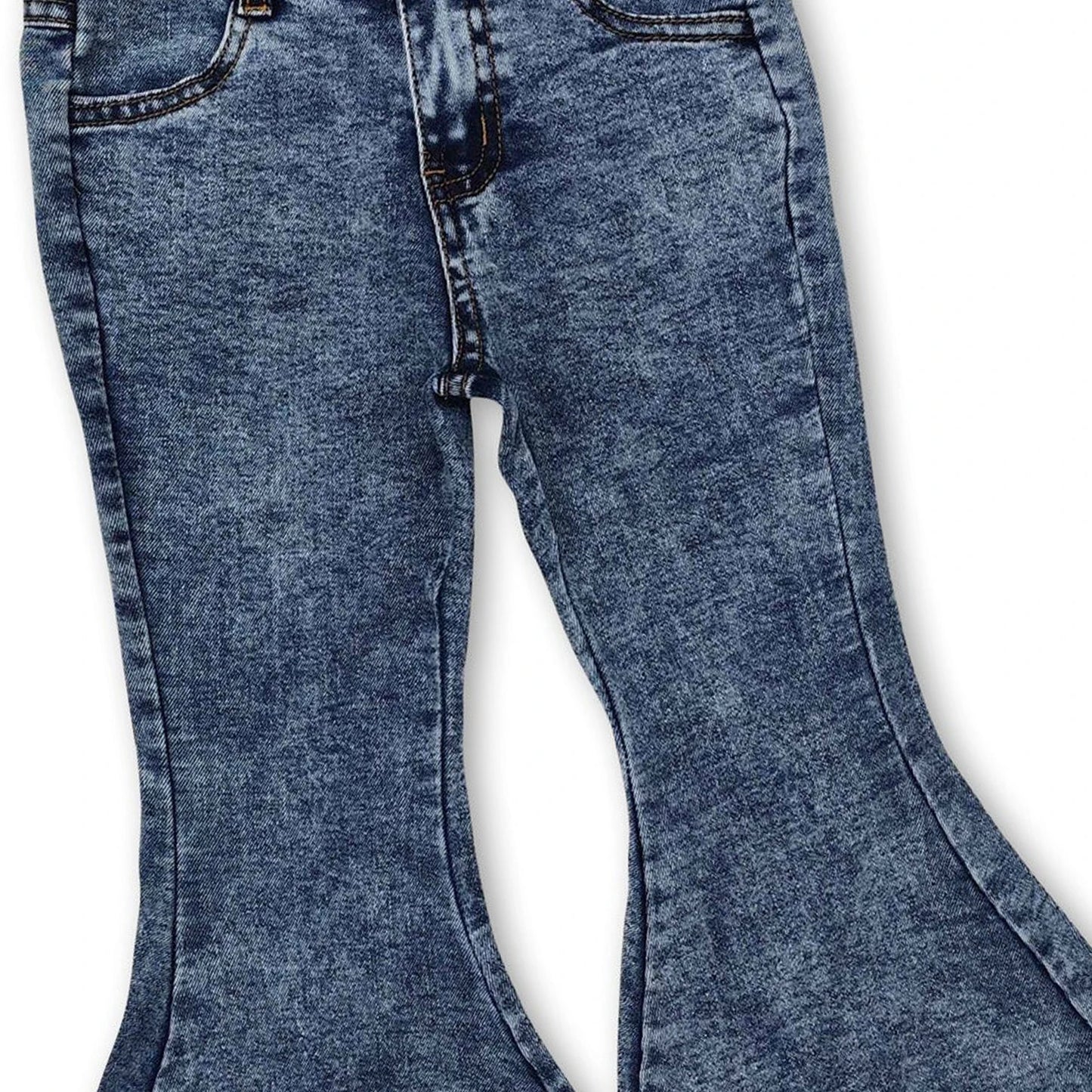 Pantalones vaqueros acampanados de mezclilla azul claro para niñas con detalle de borlas, de algodón suave.