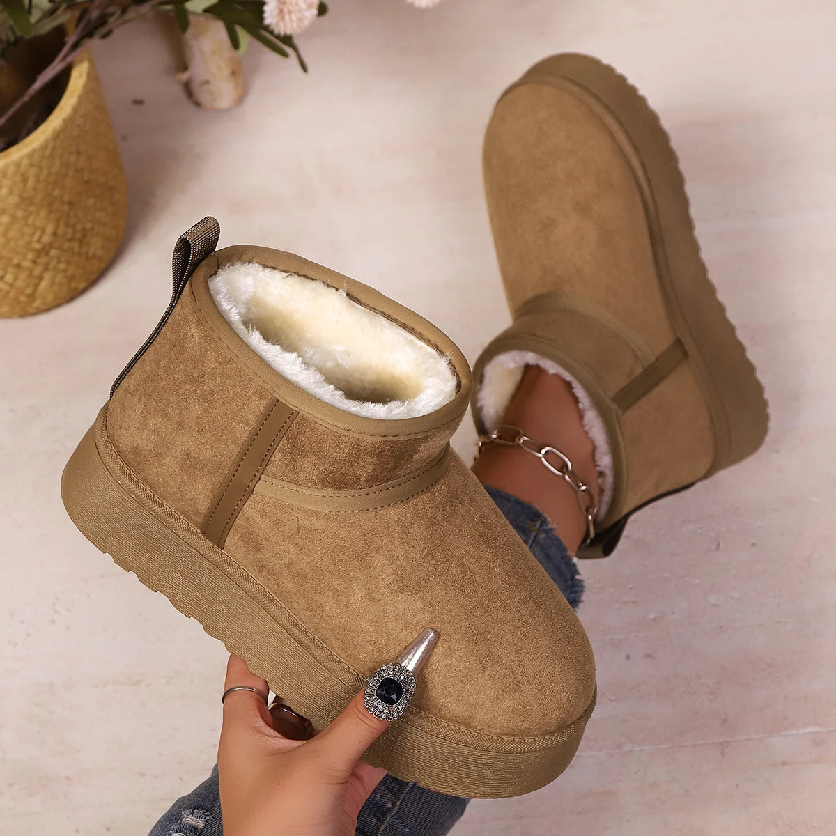 Real Sheepskin Wool Low-cut Warm Comfortable Shoes Women Fashion Short Shoes New Winter Warm Boots Fur Ladies Snow Boots