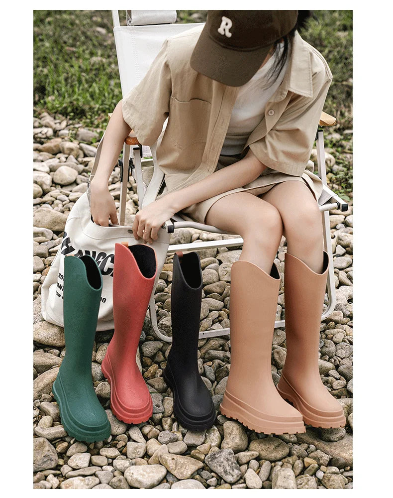 Botas de lluvia de PVC de caña alta para mujer, estilo británico, suela gruesa, impermeables, duraderas, para exteriores, de color sólido, antideslizantes