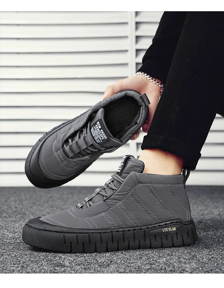 Classics Men's Soft Plush Ankle Boots Waterproof Snow Boots Designer Warm Platform Boots Versatile Lace Up Flats Hiking Boot