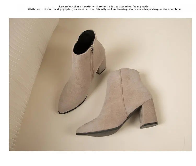 Nuevas botas sencillas de tacón cuadrado con cremallera lateral y tacón alto de ante puntiagudo para mujer.