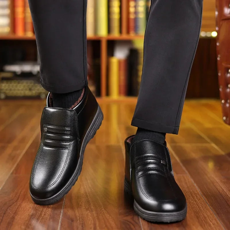 Chaussures en coton pour hommes, montantes, imperméables, décontractées, en cuir, bottes d'hiver chaudes et confortables, bottines tendance pour hommes, nouveautés