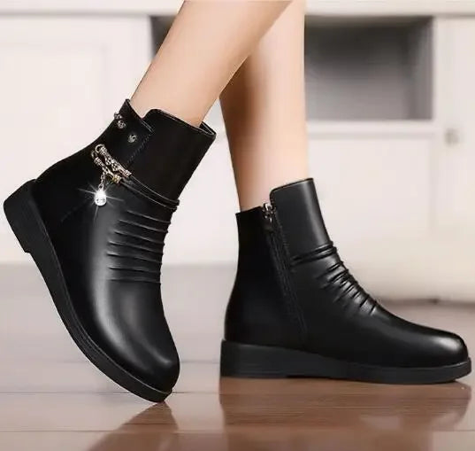 Solid Black NEW Women Luxury Brand Designer Snow Boots Metal Classic Furry Winter Warm Shoes Female Ankle Boot Women Botas Mujer