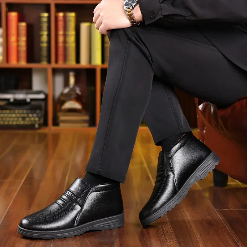 Chaussures en coton pour hommes, montantes, imperméables, décontractées, en cuir, bottes d'hiver chaudes et confortables, bottines tendance pour hommes, nouveautés