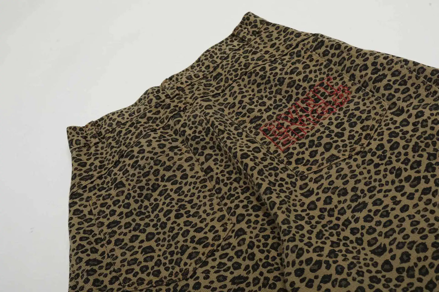 PFNW - Vaqueros caqui con estampado de leopardo para hombre y mujer, holgados, informales, de pierna ancha, primavera 2025, 28W6288