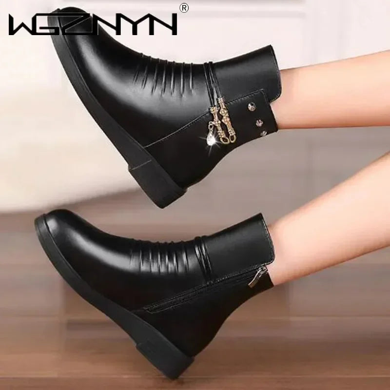 Solid Black NEW Women Luxury Brand Designer Snow Boots Metal Classic Furry Winter Warm Shoes Female Ankle Boot Women Botas Mujer