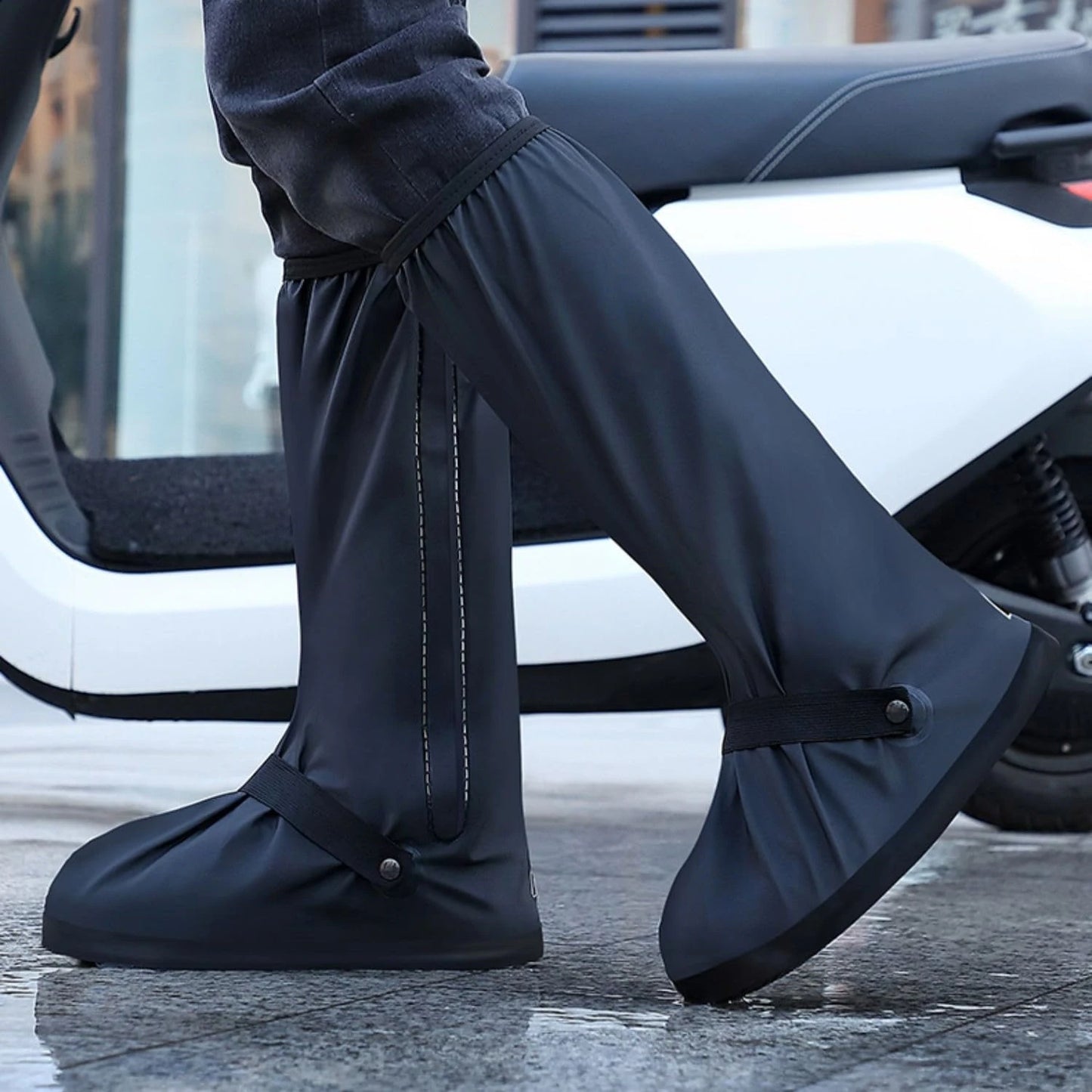 Waterproof Shoe Covers, Thickened Rain Boot Shoe Cover Reusable & Foldable Non-Slip with Reflector for Men Women