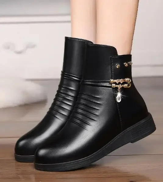 Solid Black NEW Women Luxury Brand Designer Snow Boots Metal Classic Furry Winter Warm Shoes Female Ankle Boot Women Botas Mujer