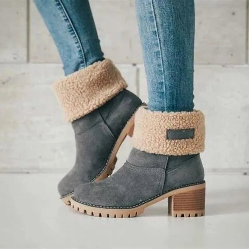 Botas de invierno para mujer, nuevas botas de nieve cálidas de piel, botines cómodos de lana con puños, cuñas de plataforma, zapatos de algodón, botas de media pantorrilla
